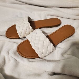 Sandals, braded slides, white, size 9.5